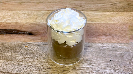 Crème au chocolat à l'ancienne et mousse chantilly