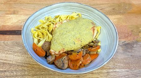 Escalope de dinde à la normande, champignons, carottes, linguines